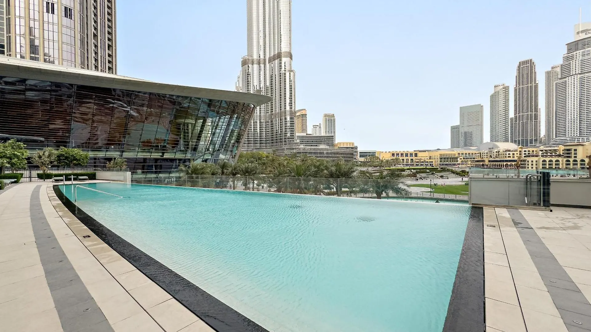 Elegant 1Br In Grande Downtown With Pool Apartment Dubai