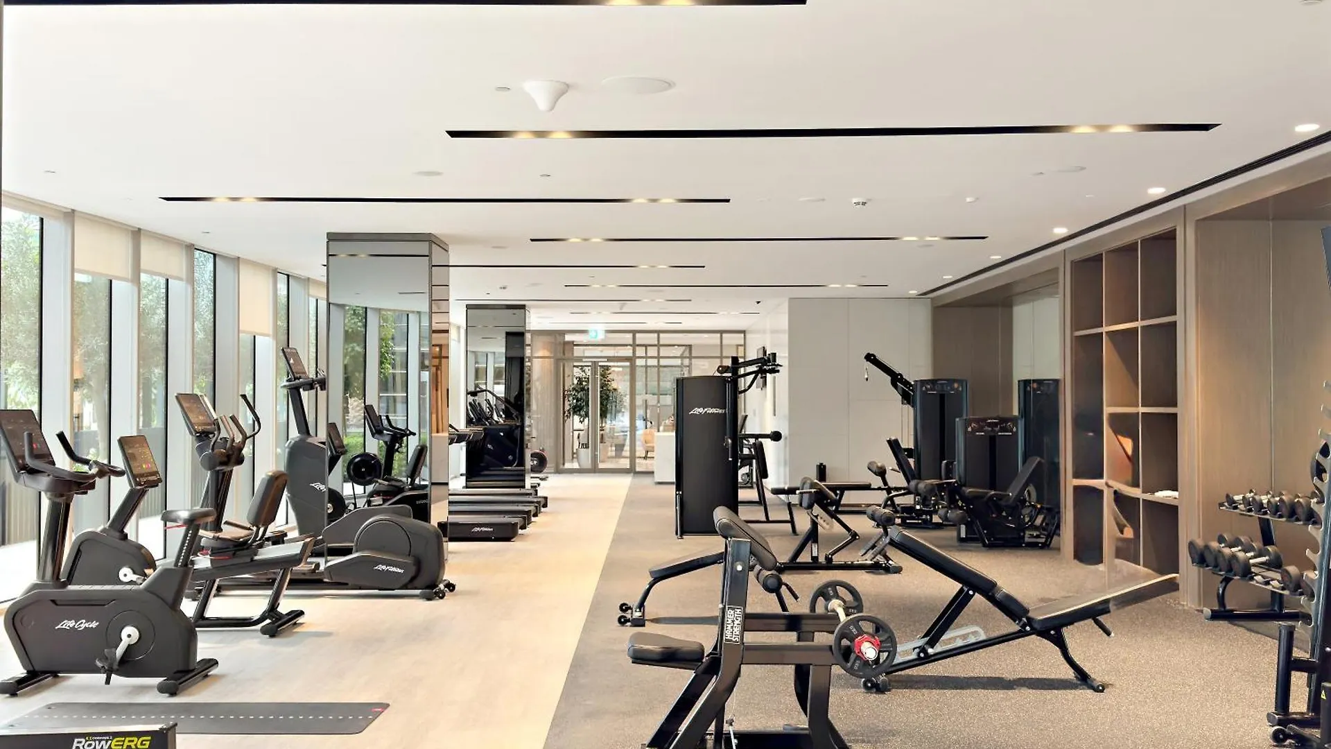 Elegant 1Br In Grande Downtown With Pool Apartment Dubai