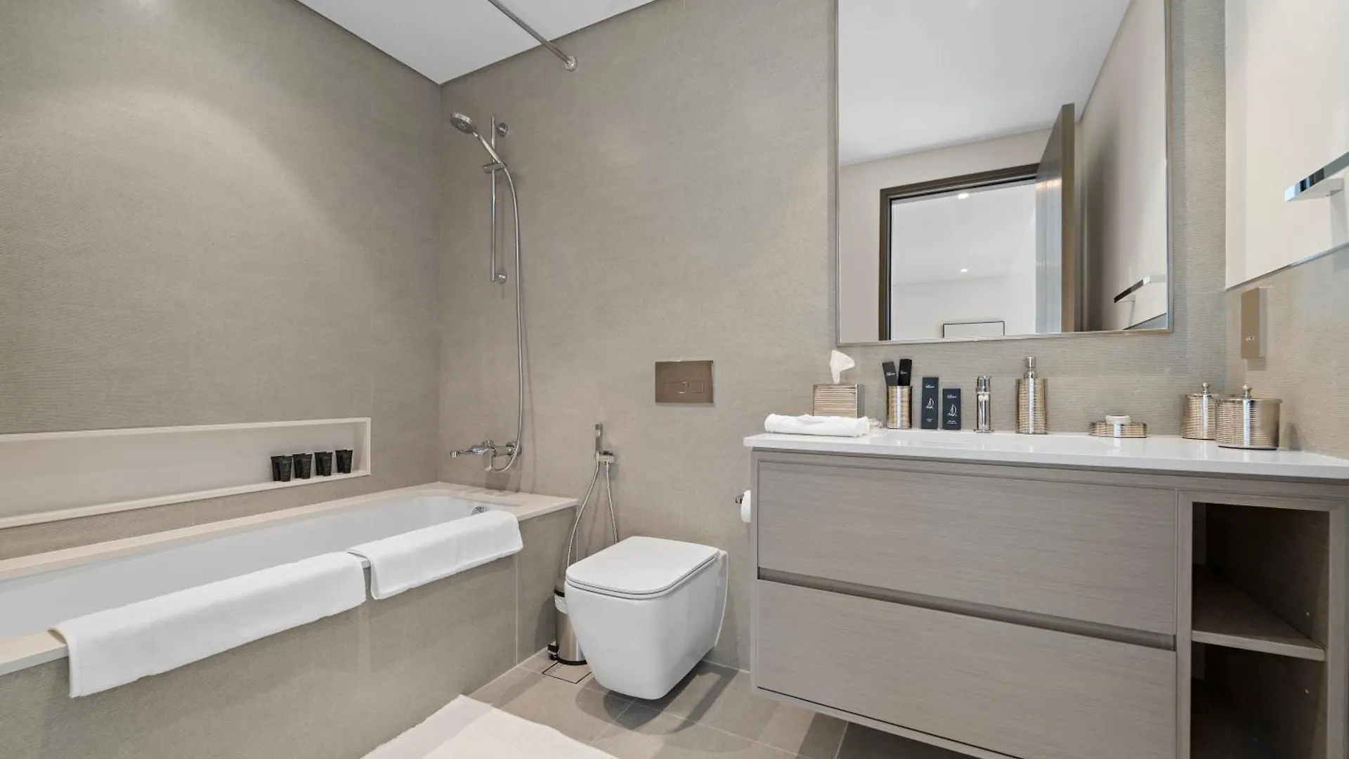 Elegant 1Br In Grande Downtown With Pool Apartment Dubai 0*,  United Arab Emirates