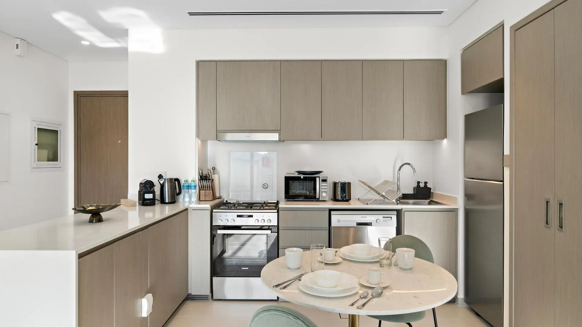 Elegant 1Br In Grande Downtown With Pool Apartment Dubai