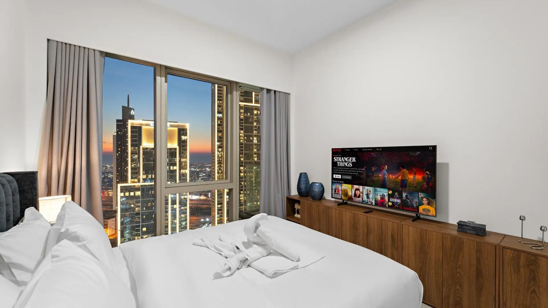 Elegant 1Br In Grande Downtown With Pool Apartment Dubai