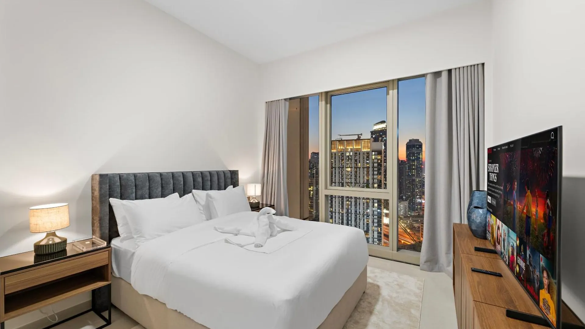 Elegant 1Br In Grande Downtown With Pool Apartment Dubai